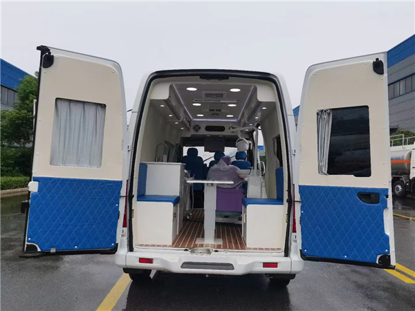 移動(dòng)牙科車(chē)