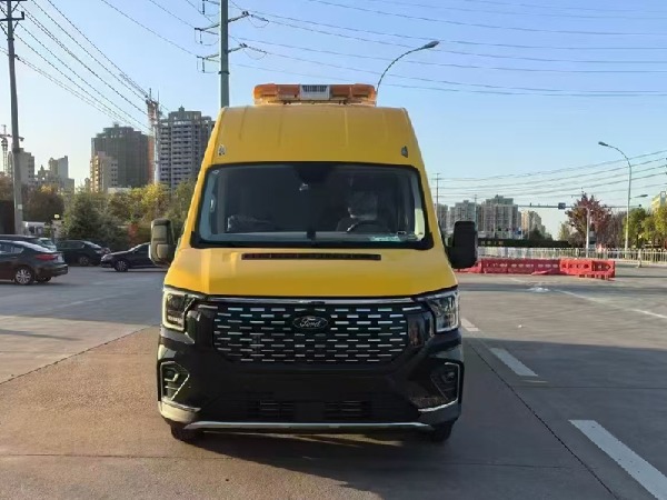 福特T8礦山救援車（氣防車）