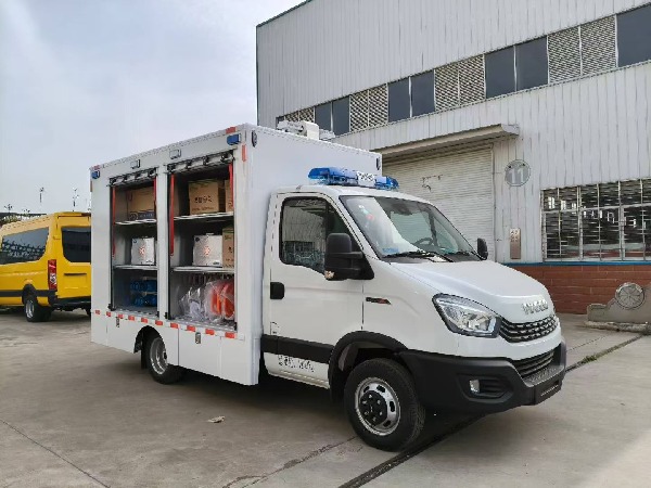 依維柯救護(hù)保障車(chē) 依維柯救護(hù)保障車(chē)