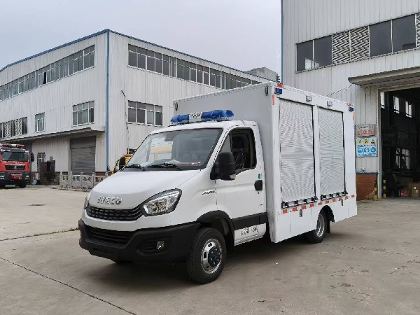 依維柯救護(hù)保障車(chē) 依維柯救護(hù)保障車(chē)