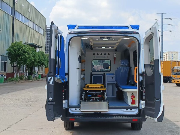 江鈴福特T8救護(hù)車（模具版）