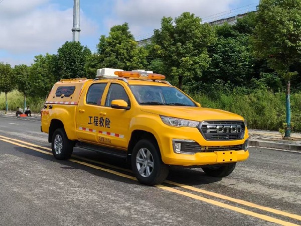 四驅(qū)皮卡1800方排水救險(xiǎn)車