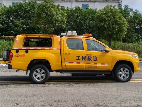 四驅(qū)皮卡1800方排水救險(xiǎn)車